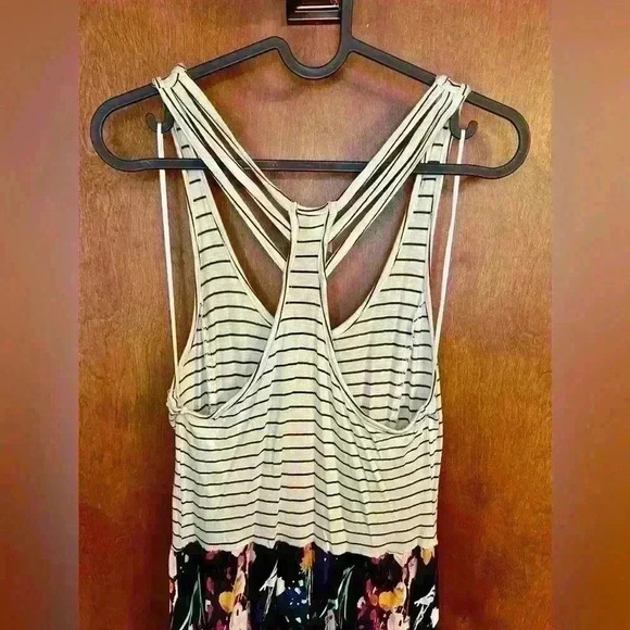 Women’s Mudd floral stripe maxi dress size medium - Picture 3 of 5